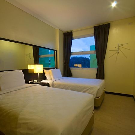 Go Hotels Iloilo Exteriör bild